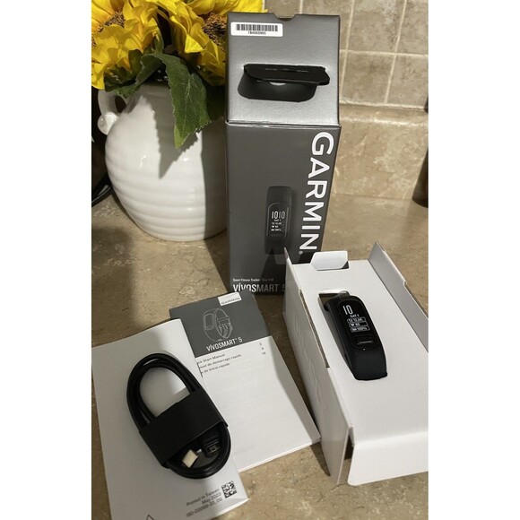 Garmin Vivosmart 5 Smart Fitness and Health Activity Tracker Brand New Size S-M - Picture 2 of 8